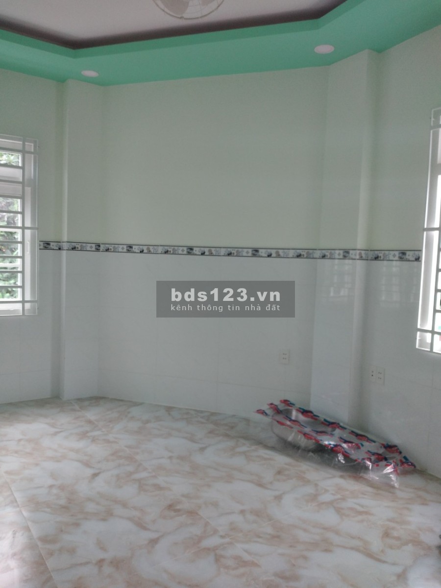 Cho thuê phòng trọ còn mới, môi trường sống yên tĩnh, diện tích 28m2 có sẵn đầy đủ nội thất