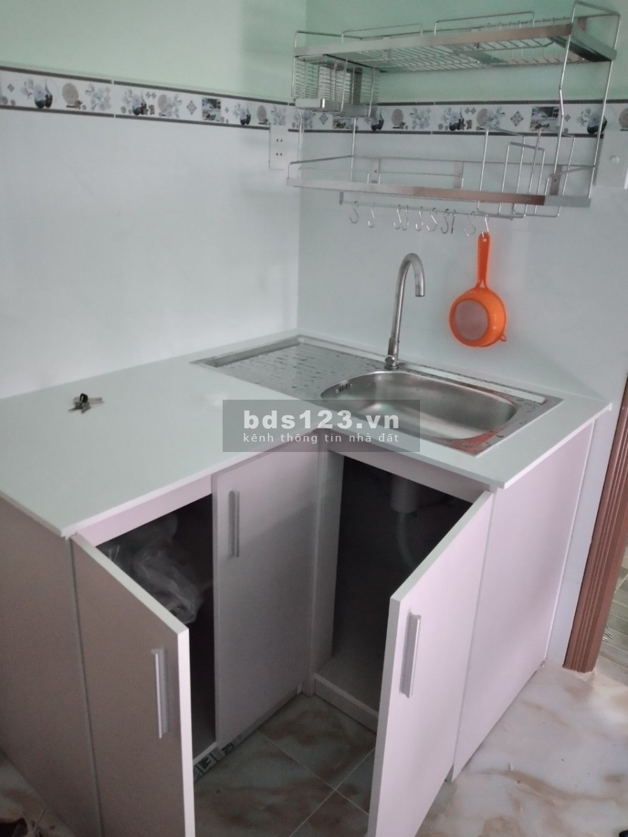 Cho thuê phòng trọ còn mới, môi trường sống yên tĩnh, diện tích 28m2 có sẵn đầy đủ nội thất