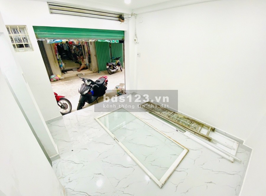 Bán nhà mặt tiền chợ Quận 1 Trần Đình Xu giá 3.250 còn thương lượng