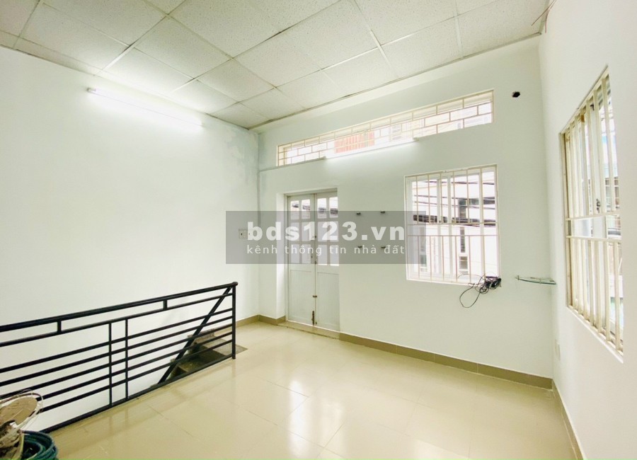 Bán nhà mặt tiền chợ Quận 1 Trần Đình Xu giá 3.250 còn thương lượng