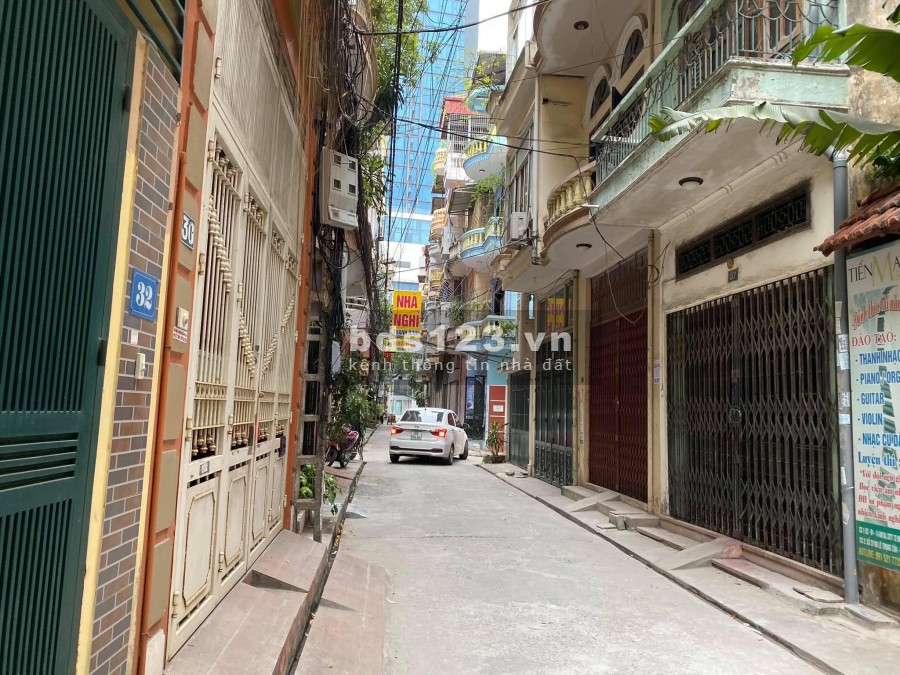 Bán nhà ngõ 107 Hồng Mai ngõ rộng thông vòng quanh, diện tích 30m2, giá bán 2.4 tỷ