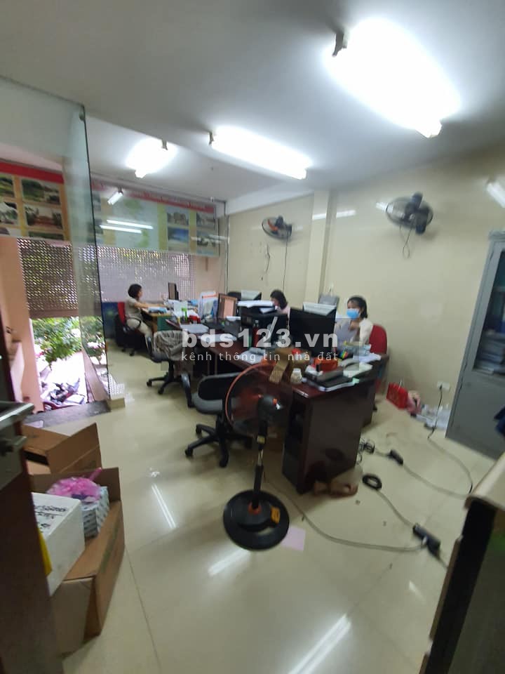 Bán nhà Chiến Thắng Phân lô Kinh doanh văn phòng đỉnh, diện tích sử dụng 40m2, nhỉnh 5 tỷ