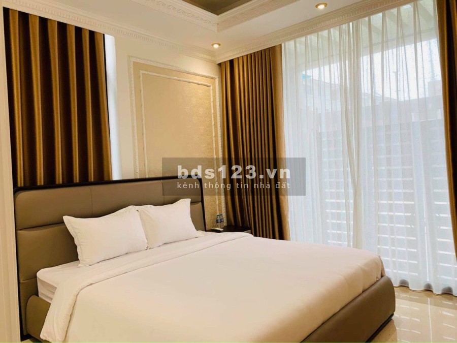 Biệt thự xây dựng thiết kế Địa Trung Hải 300m xây dựng 3 tầng 1 tum có bể bơi trong nhà