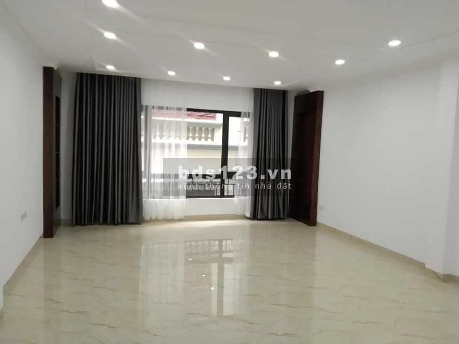 Bán nhà Trần Quốc Hoàn, Cầu Giấy, Lô góc, Ô tô tránh, Thang máy, 59m2, 13.5 tỷ