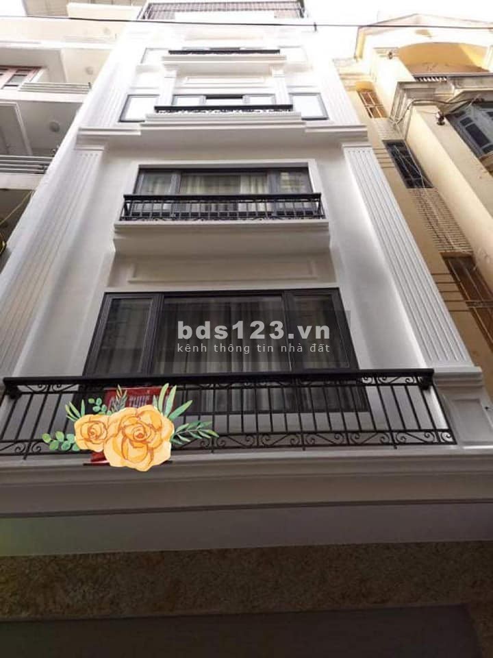 Bán nhà Trần Quốc Hoàn, Cầu Giấy, Lô góc, Ô tô tránh, Thang máy, 59m2, 13.5 tỷ