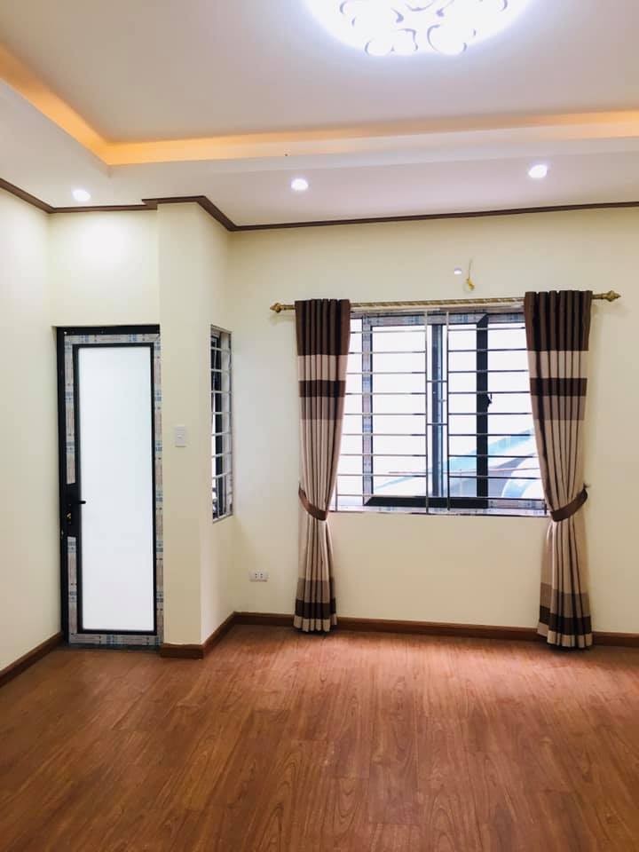 Bán nhà Vũ Tông Phan kinh doanh ô tô dtsd 45m2, 5 tầng mt 3,6m giá bán chỉ 5,5 tỷ