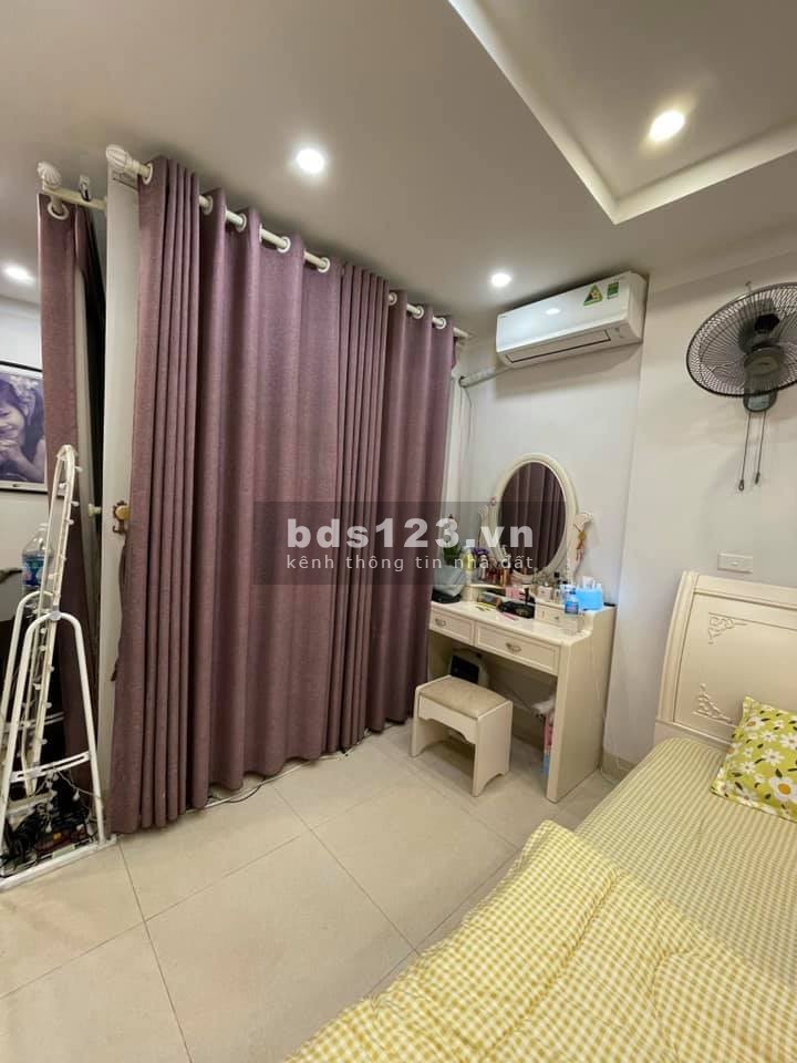 Bán nhà Tân Mai, Quận Hoàng Mai, ô tô đỗ cửa, diện tích 40m2, giá bán 6.6 tỷ lh 0888980899