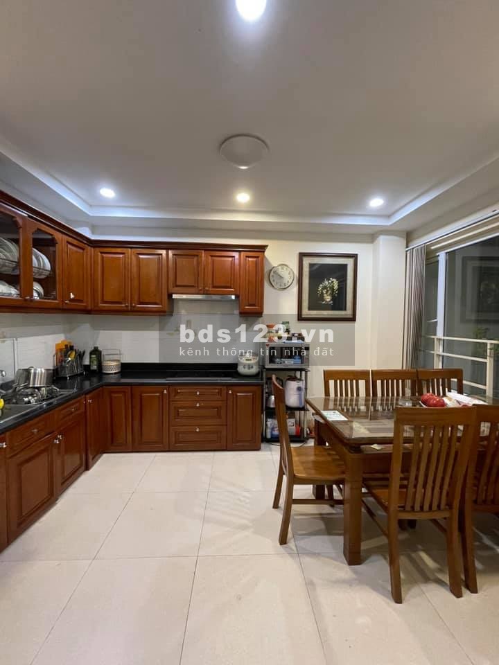 Bán nhà Tân Mai, Quận Hoàng Mai, ô tô đỗ cửa, diện tích 40m2, giá bán 6.6 tỷ lh 0888980899