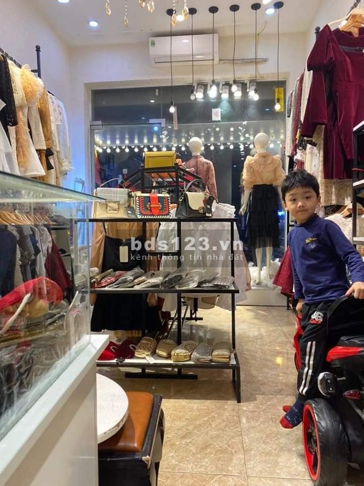 Bán nhà mặt phố Tây Sơn, Đống Đa, mặt tiền 3m5 giá bán 10.5 tỷ, sổ đỏ chính chủ vuông đẹp