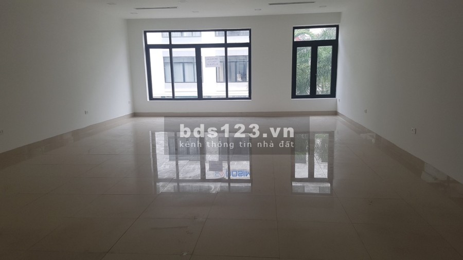 Sàn văn phòng Shophouse Vinhomes dtsd 93m2 thông sàn rất thích hợp làm văn phòng, giá CỰC RẺ
