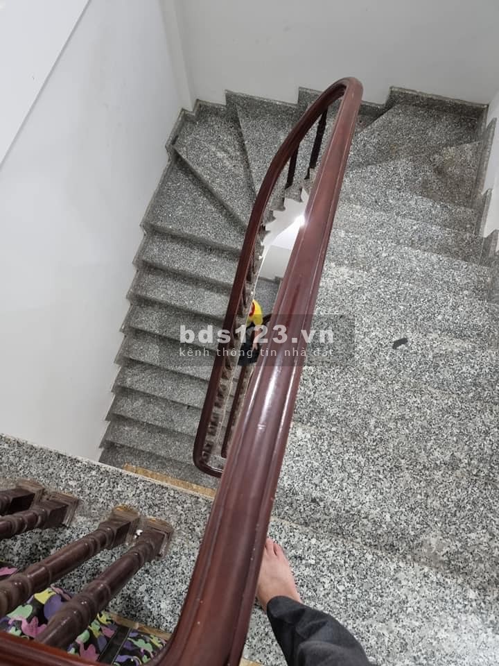 Bán nhà 4 tầng, ngõ to mấy bước chân ra đường Nguyễn Ngọc Vũ giá bán 3.85 tỷ, giá tốt