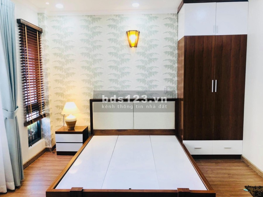 Hạ giá 300tr bán nhanh căn nhà đúc 3 lầu hẻm xe hơi, giá 4.51 tỷ thương lượng LH 0909582116