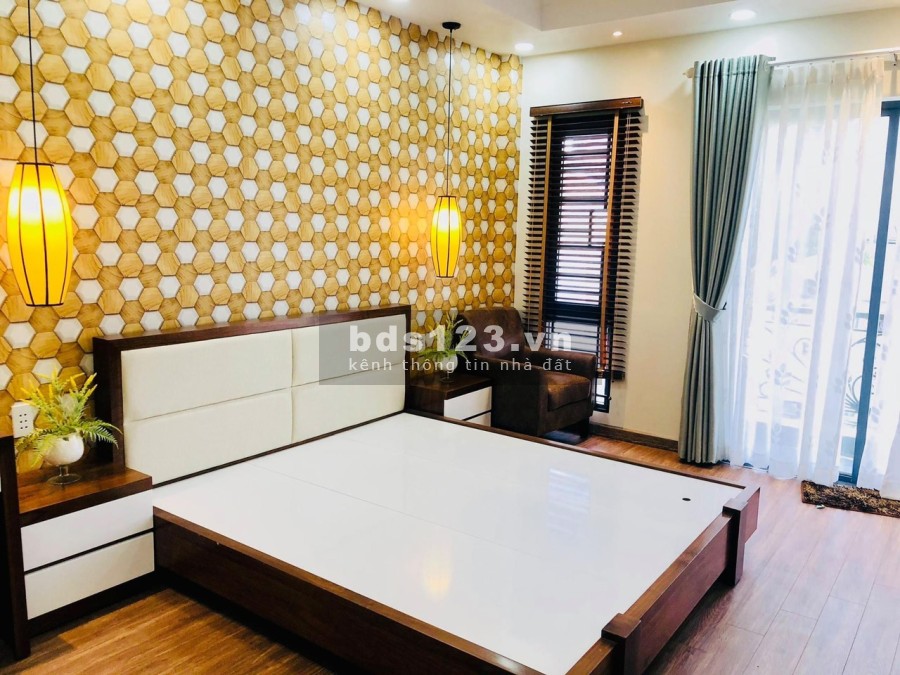 Hạ giá 300tr bán nhanh căn nhà đúc 3 lầu hẻm xe hơi, giá 4.51 tỷ thương lượng LH 0909582116