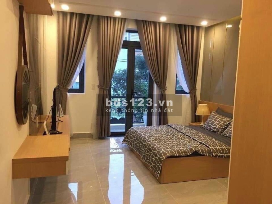 Hạ giá 300tr bán nhanh căn nhà đúc 3 lầu hẻm xe hơi, giá 4.51 tỷ thương lượng LH 0909582116