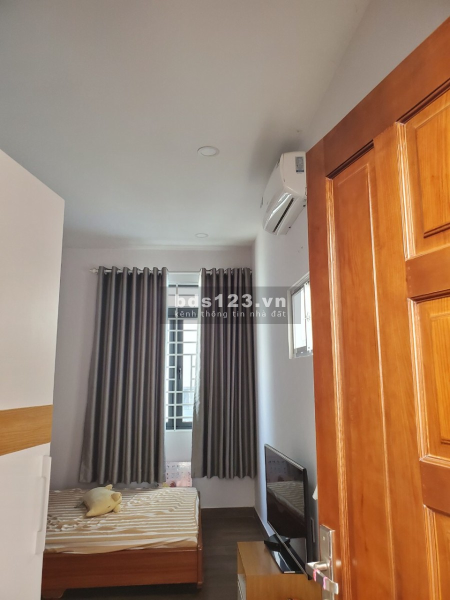 Hạ giá 300tr bán nhanh căn nhà đúc 3 lầu hẻm xe hơi, giá 4.51 tỷ thương lượng LH 0909582116