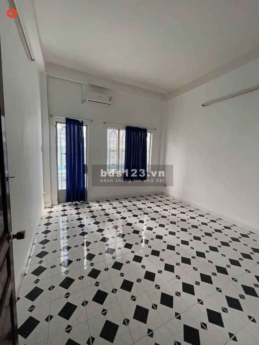 Nhà Bùi Đình Tuý diện tích 4x18m 2 mặt tiền hẻm 1 trệt, 3 lầu 5 phòng, 3wc giá triệu 25 triệu/tháng