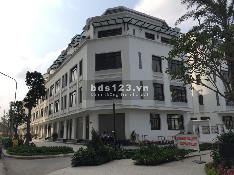Sàn văn phòng Shophouse Vinhomes dtsd 93m2 thông sàn rất thích hợp làm văn phòng, giá CỰC RẺ