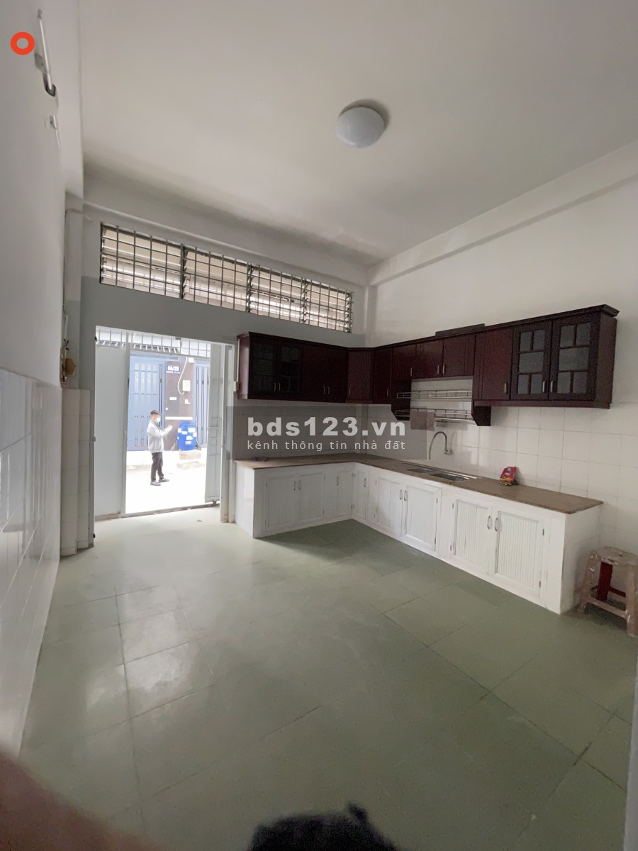 Nhà Bùi Đình Tuý diện tích 4x18m 2 mặt tiền hẻm 1 trệt, 3 lầu 5 phòng, 3wc giá triệu 25 triệu/tháng