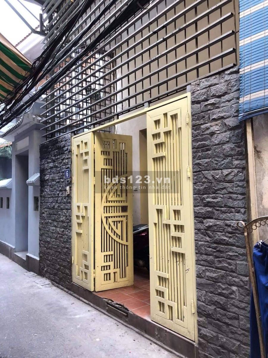 Chính chủ bán nhà ngõ Thịnh Quang Quận Đống Đa diện tích 32m2, mặt tiền 5m, lh 0983066733