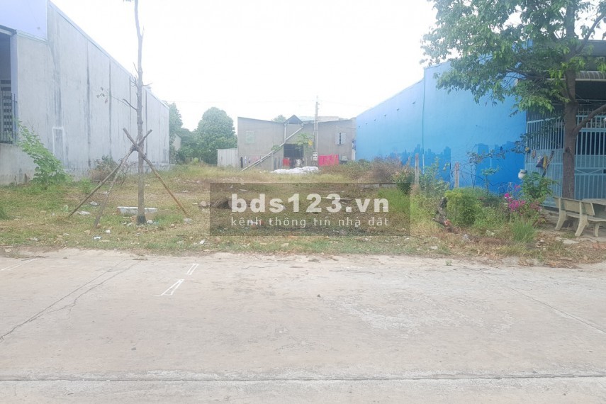Nhà trọ thu nhập ổn định, dân ở kín, mới xây diện tích 300m2(10x30), mặt tiền đường 16m
