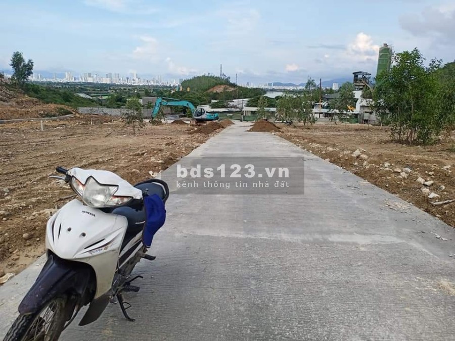 Bán đất khu dân cư thôn phước điền xã Phước Đồng giá 180 triệu