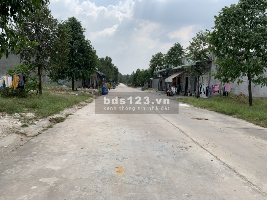 Nhà trọ thu nhập ổn định, dân ở kín, mới xây diện tích 300m2(10x30), mặt tiền đường 16m