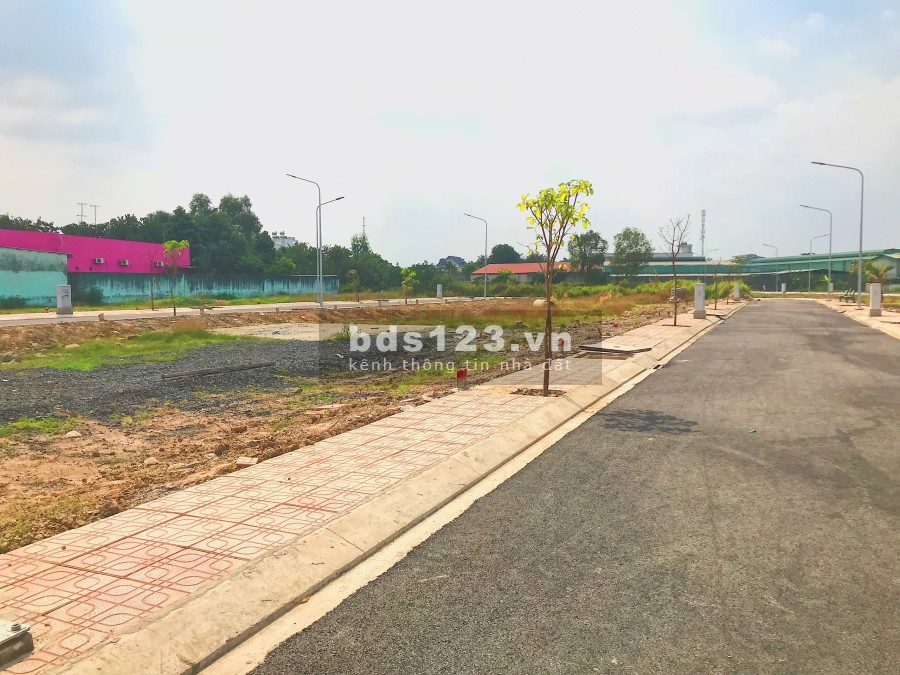 Bán mấy lô khu dân cư Tân Thông Hội diện tích 90m2 sổ hồng riêng, xây dựng ngân hàng