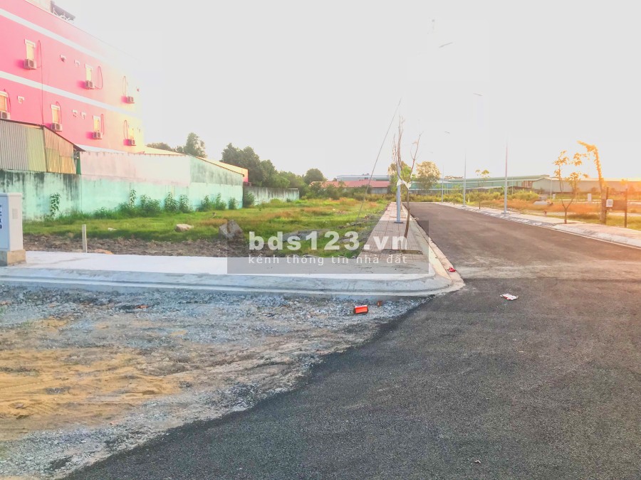 Bán mấy lô khu dân cư Tân Thông Hội diện tích 90m2 sổ hồng riêng, xây dựng ngân hàng