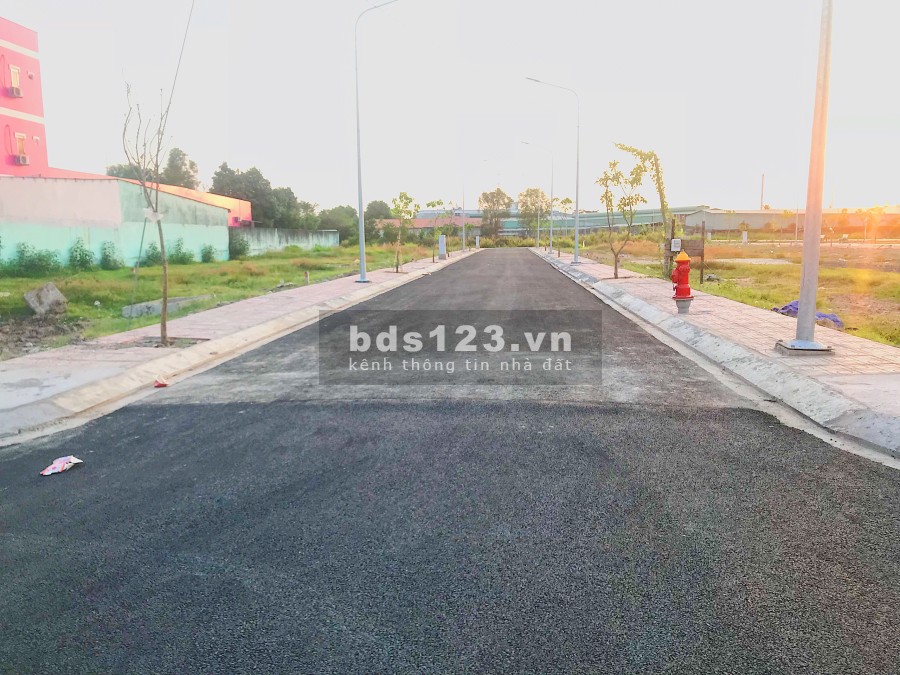 Bán mấy lô khu dân cư Tân Thông Hội diện tích 90m2 sổ hồng riêng, xây dựng ngân hàng