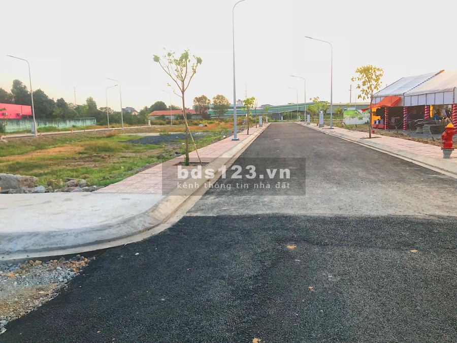 Bán mấy lô khu dân cư Tân Thông Hội diện tích 90m2 sổ hồng riêng, xây dựng ngân hàng