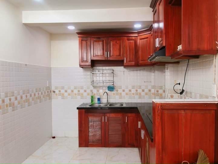 Nnhà vuông đẹp P5 Tân Bình, 2 tầng BTCT Hẻm rộng 1 trục thẳng thông CMT8, Trường Sa