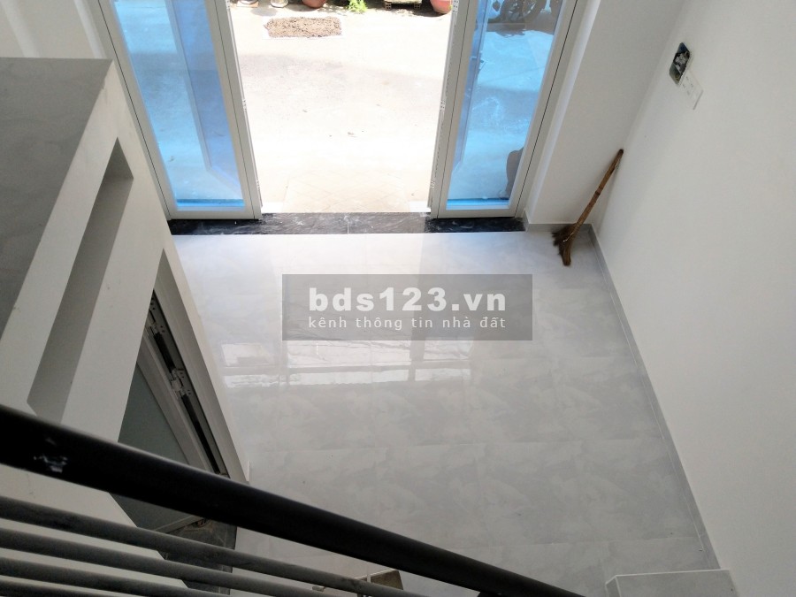 Cho thuê nhà mới xây sạch đẹp 1 trệt 1 lầu Phạm Văn Bạch, Quận Tân Bình (10/2021)