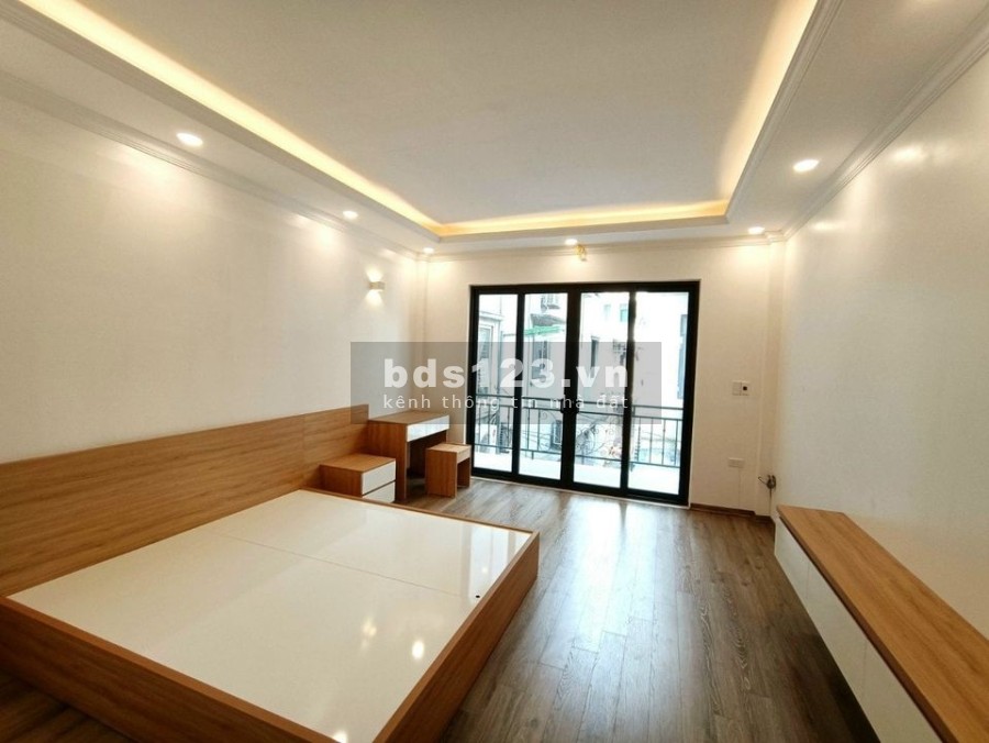 Siêu phẩm Hai Bà Trưng nhà đẹp lô góc nở hậu gần phố nội thất xịn thông thoáng, lh 0395684584