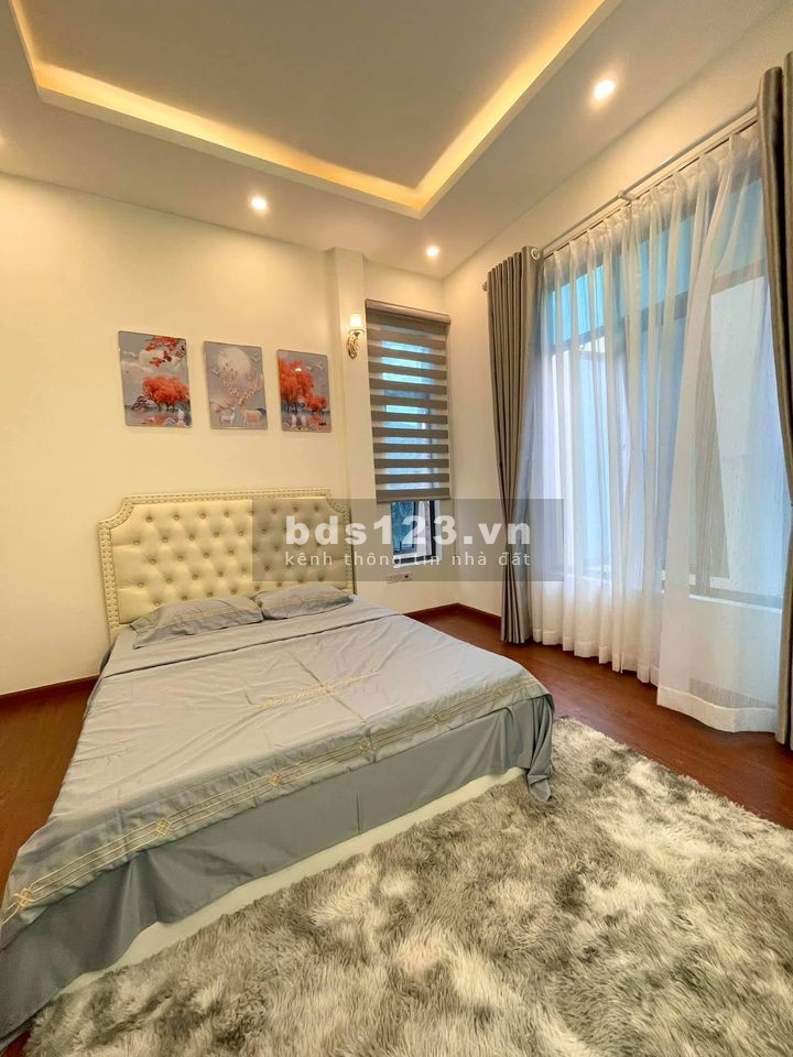 Siêu phẩm Hai Bà Trưng nhà đẹp lô góc nở hậu gần phố nội thất xịn thông thoáng, lh 0395684584