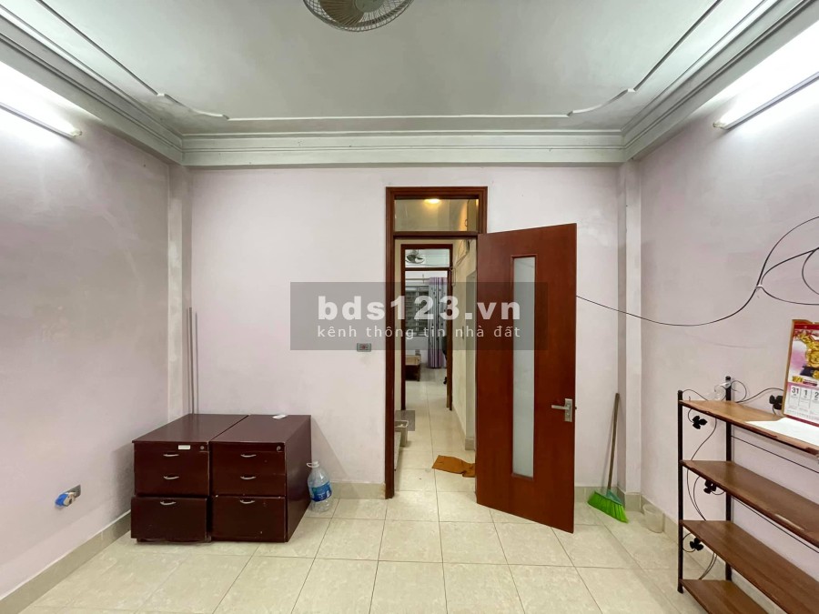 Bán nhà Phùng Hưng diện tích sử dụng 40m2 5 tầng giá 4.7 tỷ…
