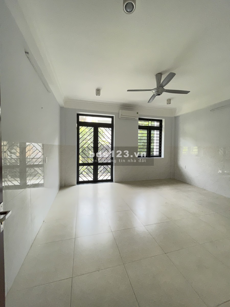 Nhà Hẻm nội bộ 10m KDC Đặng Thùy Trâm 5x25m Trệt 3 Lầu 5PN Full Máy Lạnh: Kinh doanh đa ngành
