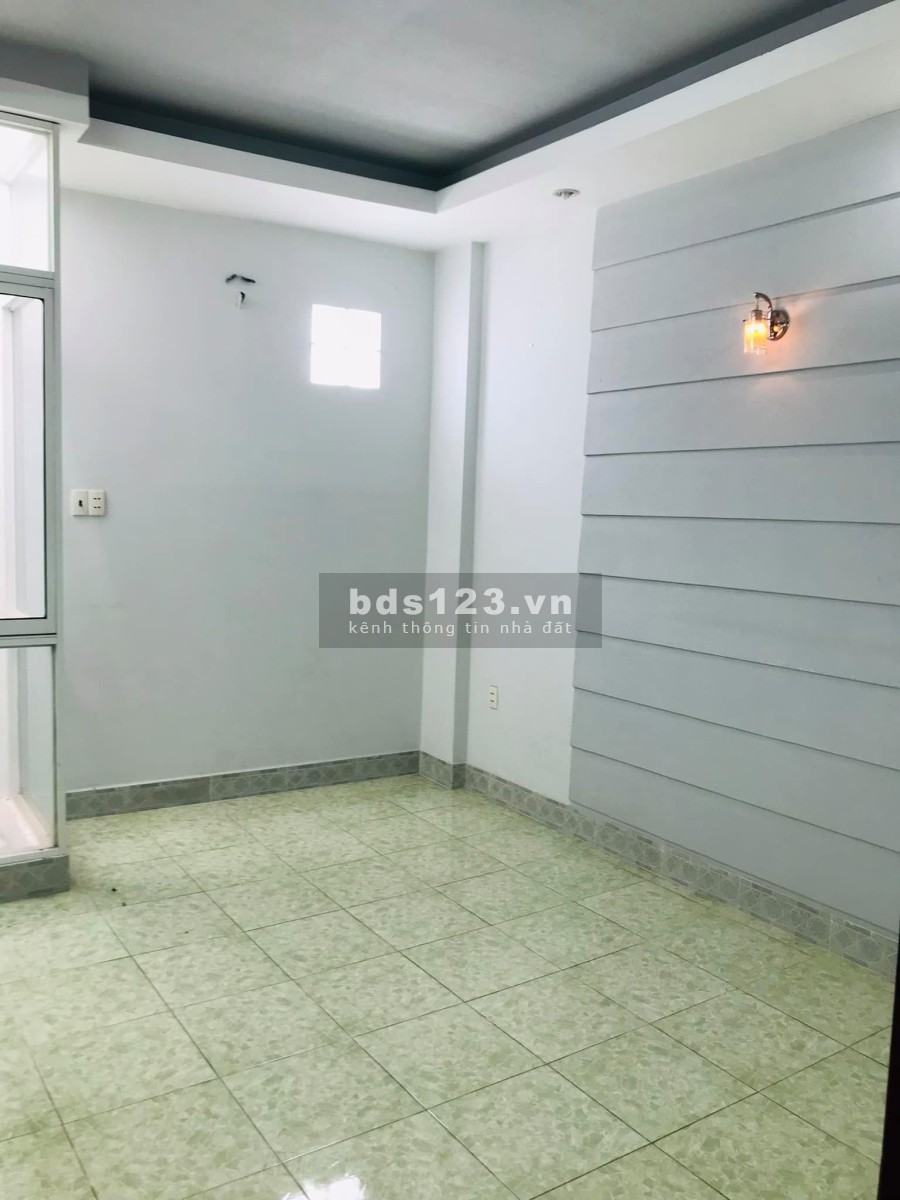 Khu VIP Phú Nhuận, Nhà Phan Tây Hồ 50m2 (3.5 x 14m), 4 Tầng kiên cố, Chỉ 6.1 Tỷ.