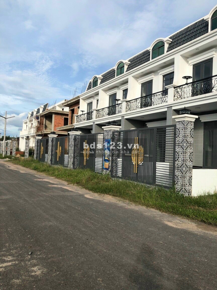 Nhà phố cao cấp khu dân cư suối cầu đúc, sổ hồng từng nên full thổ cư sang tên ngay