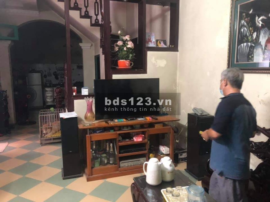 Bán biệt thự Duy Tân lô góc ô tô tránh, đỗ trong nhà, khu dân cư đông đúc, giá tốt, sổ sẵn