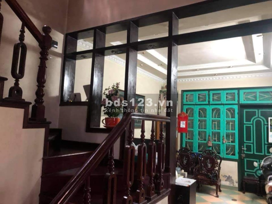 Bán biệt thự Duy Tân lô góc ô tô tránh, đỗ trong nhà, khu dân cư đông đúc, giá tốt, sổ sẵn