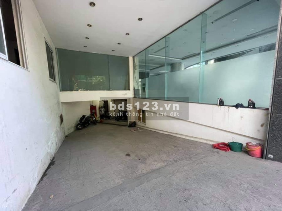 Bán toà văn phòng lô góc 2 mặt phố trung tâm Quận Cầu Giấy, pháp lý sạch 1 sổ 1 chủ
