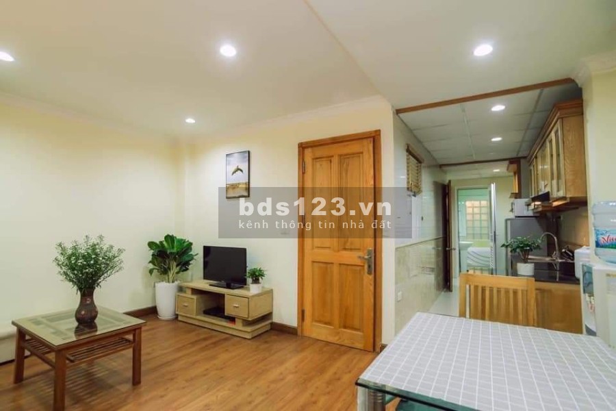 Bán chung cư mini 8 tầng có thang máy, khu hiếm, ô tô vào nhà sát hồ Ngọc Khánh, mt 5.2m