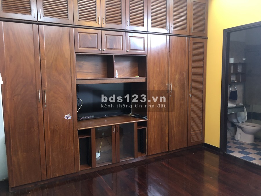 Cho thuê biệt thự Hoàng Hoa Thàm Bình, Diện tích 400m2, có sân vườn, để xe hơi.
