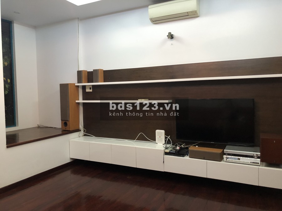 Cho thuê biệt thự Hoàng Hoa Thàm Bình, Diện tích 400m2, có sân vườn, để xe hơi.