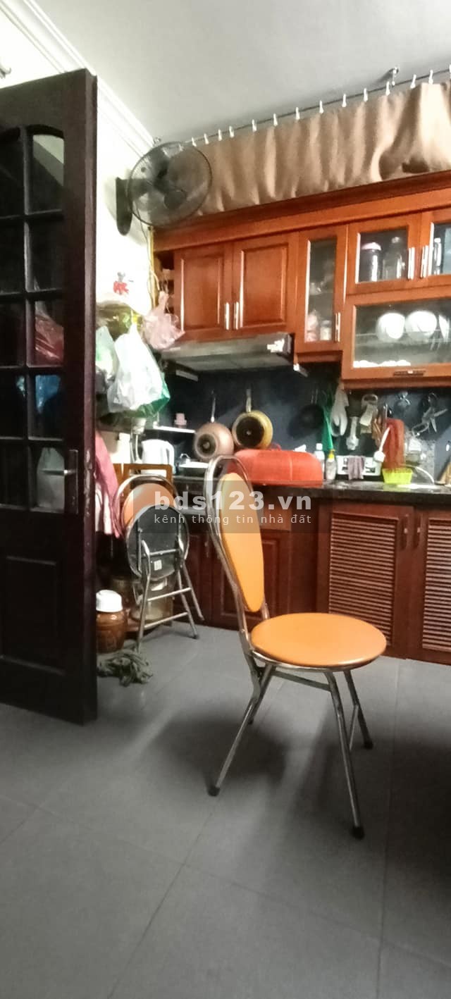 Đội Cấn gần phố đúc kiên cố 5 tầng ở luôn, giá bán 1.55 tỷ liên hệ 0988899816 sổ sẵn