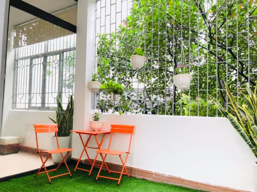 Bán nhà nguyên căn nhỉnh 2 tỷ, Trần Cung ô tô vào nhà cực gần bệnh viện E, yên tĩnh, an ninh