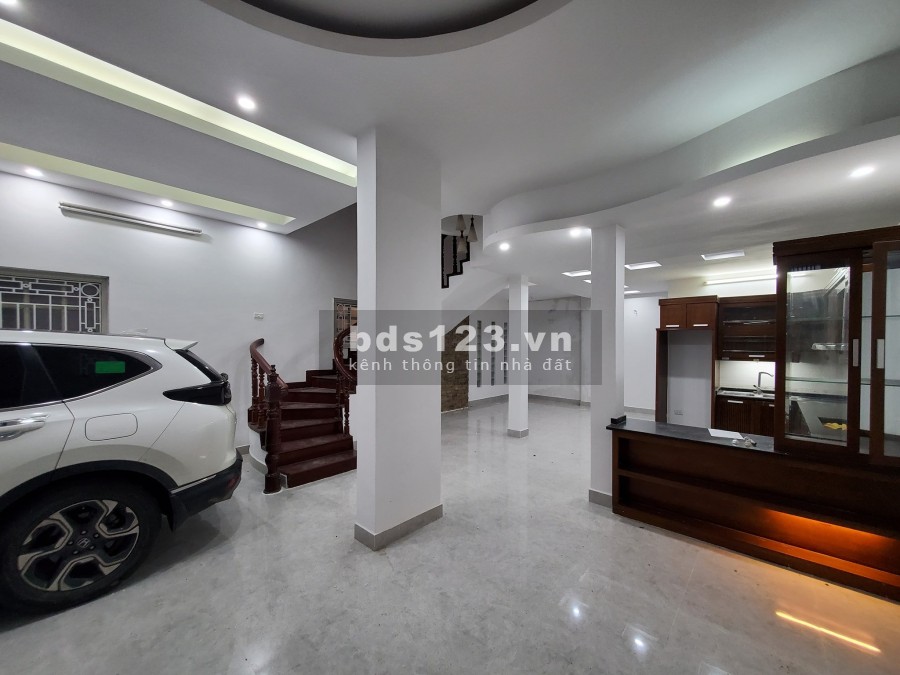 Cần Bán Nhà, Nguyễn Văn Cừ, Lô Góc, Kinh Doanh,Ô tô. DT 90m2, MT 6.6m, Nhỉnh 8tỷ.