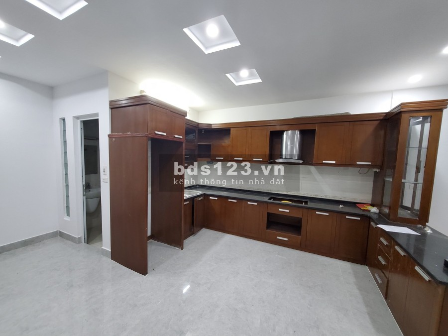 Cần Bán Nhà, Nguyễn Văn Cừ, Lô Góc, Kinh Doanh,Ô tô. DT 90m2, MT 6.6m, Nhỉnh 8tỷ.