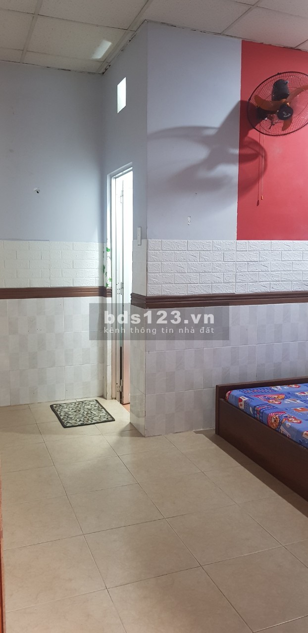 Phòng 2 triệu tiện nghi khép kín, gần chợ Thủ Đức giá bán 2 triệu/tháng, liên hệ 0947161764