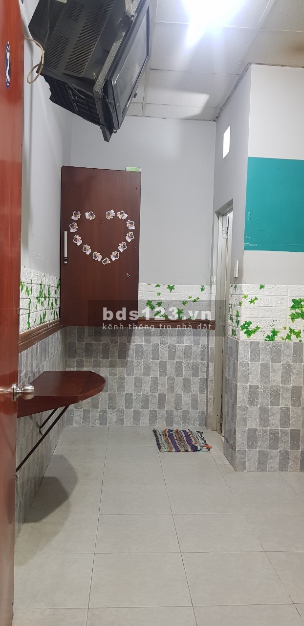 Phòng 2 triệu tiện nghi khép kín, gần chợ Thủ Đức giá bán 2 triệu/tháng, liên hệ 0947161764